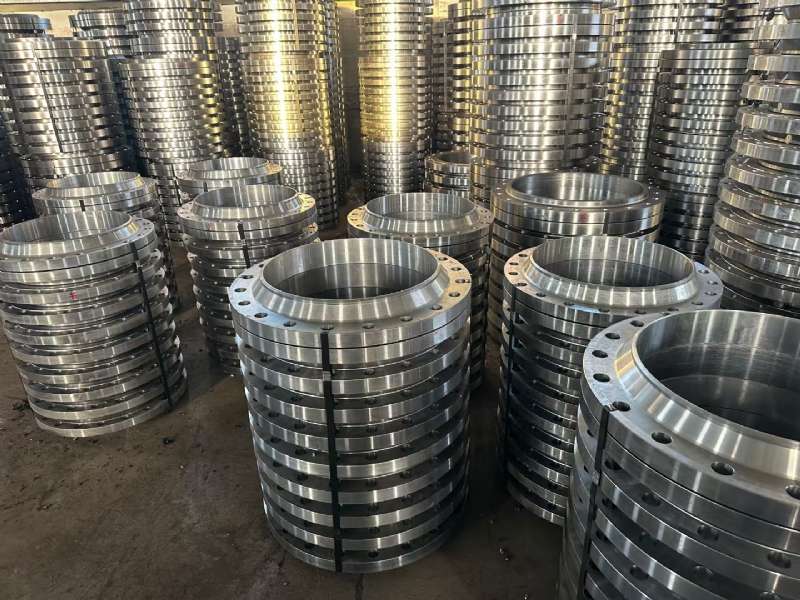 �������m